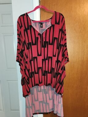 Red & Black Geometric High-Low Tunic Top